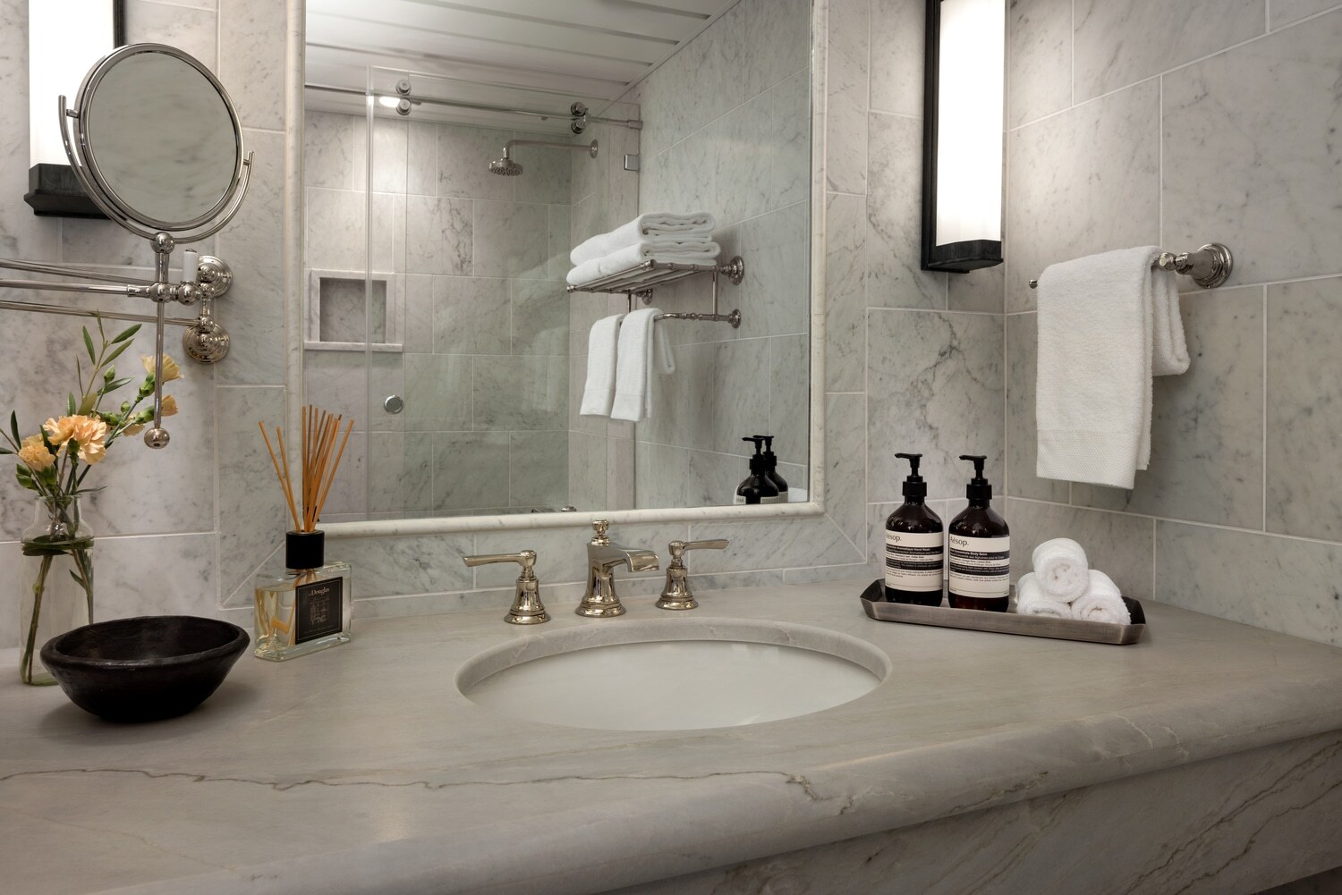 REV Room 13 3rd Floor Bathroom