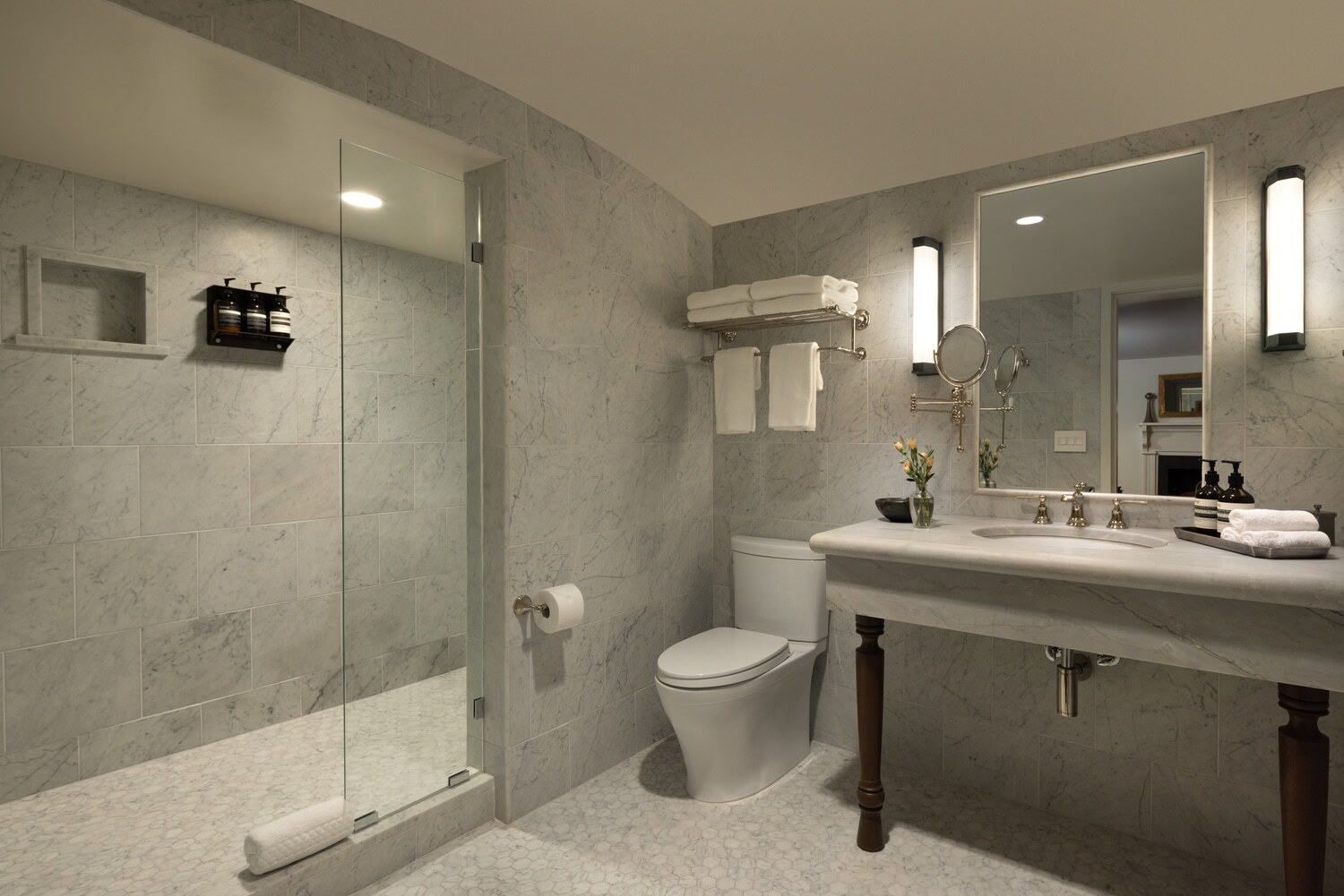 REV Room 2 Garden Level Bathroom