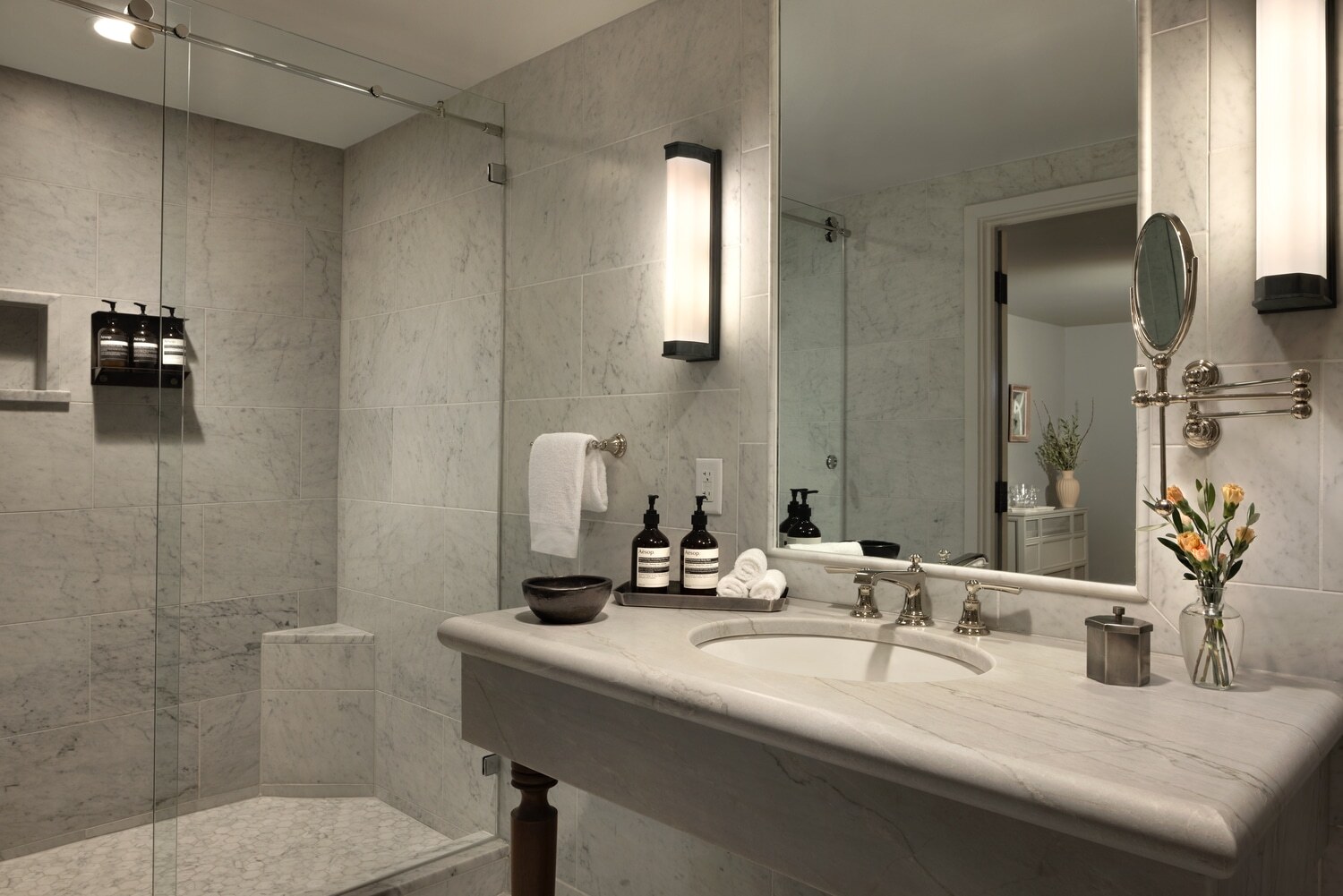 REV Room 3 Garden Level Bathroom